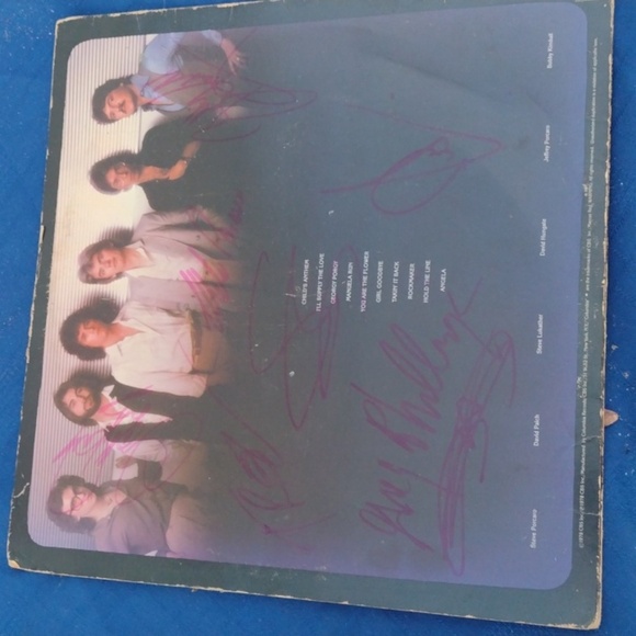 Toto Autographed Record - Picture 1 of 3